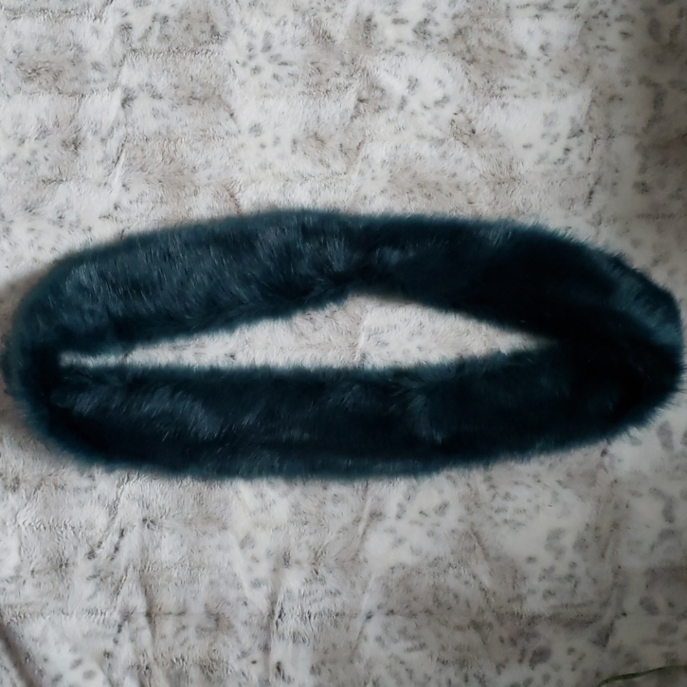 Faux Fur Infinity Scarf - Picture 3 of 3